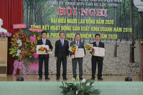 Cao su Lộc Ninh góp phần phát triển kinh tế xã hội vùng biên giới